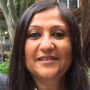 Meet your Posher, Mona